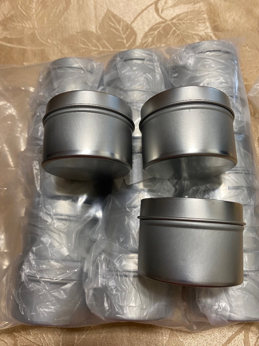 Candle making tins. 18 - 4oz new tins. Silver